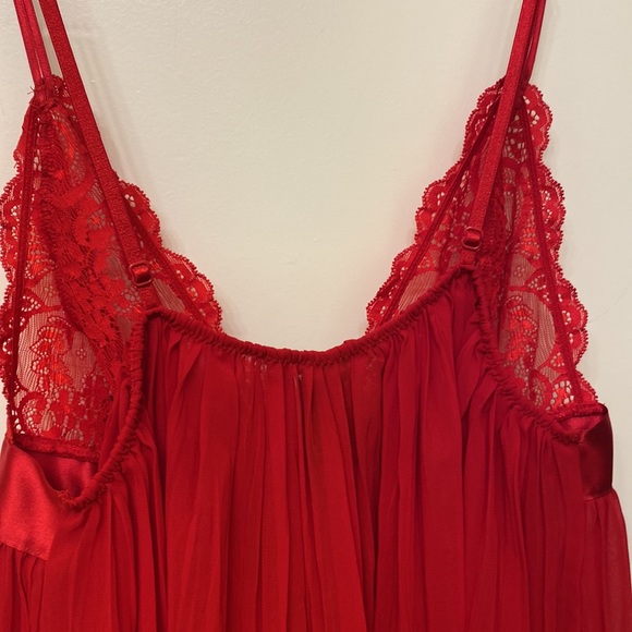 Victoria's Secret - Picture 7 of 9